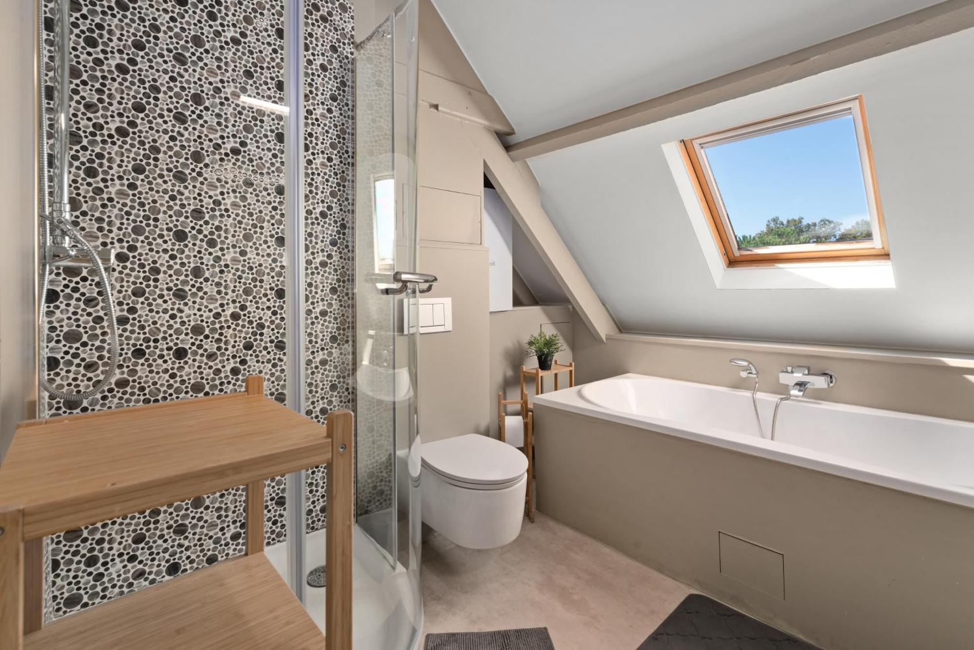 Spacious Guest Suites Near Historic Market - 5 Min Walk Bruges Luaran gambar
