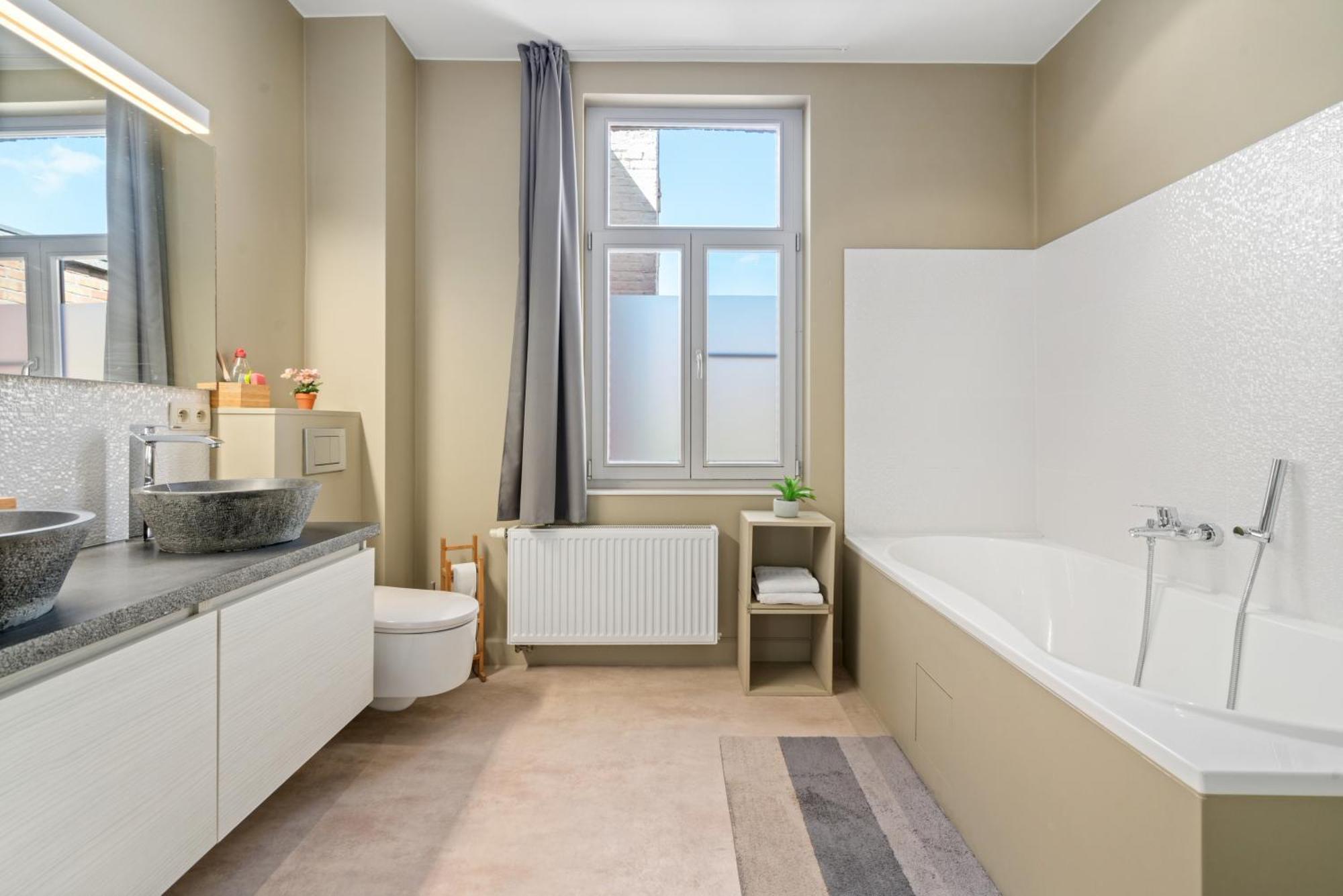 Spacious Guest Suites Near Historic Market - 5 Min Walk Bruges Luaran gambar